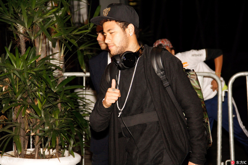 开云-内马尔重返赛场,重要助攻首场状态出色,阿森纳观众沸腾!赛场气氛高涨的简单介绍-开云