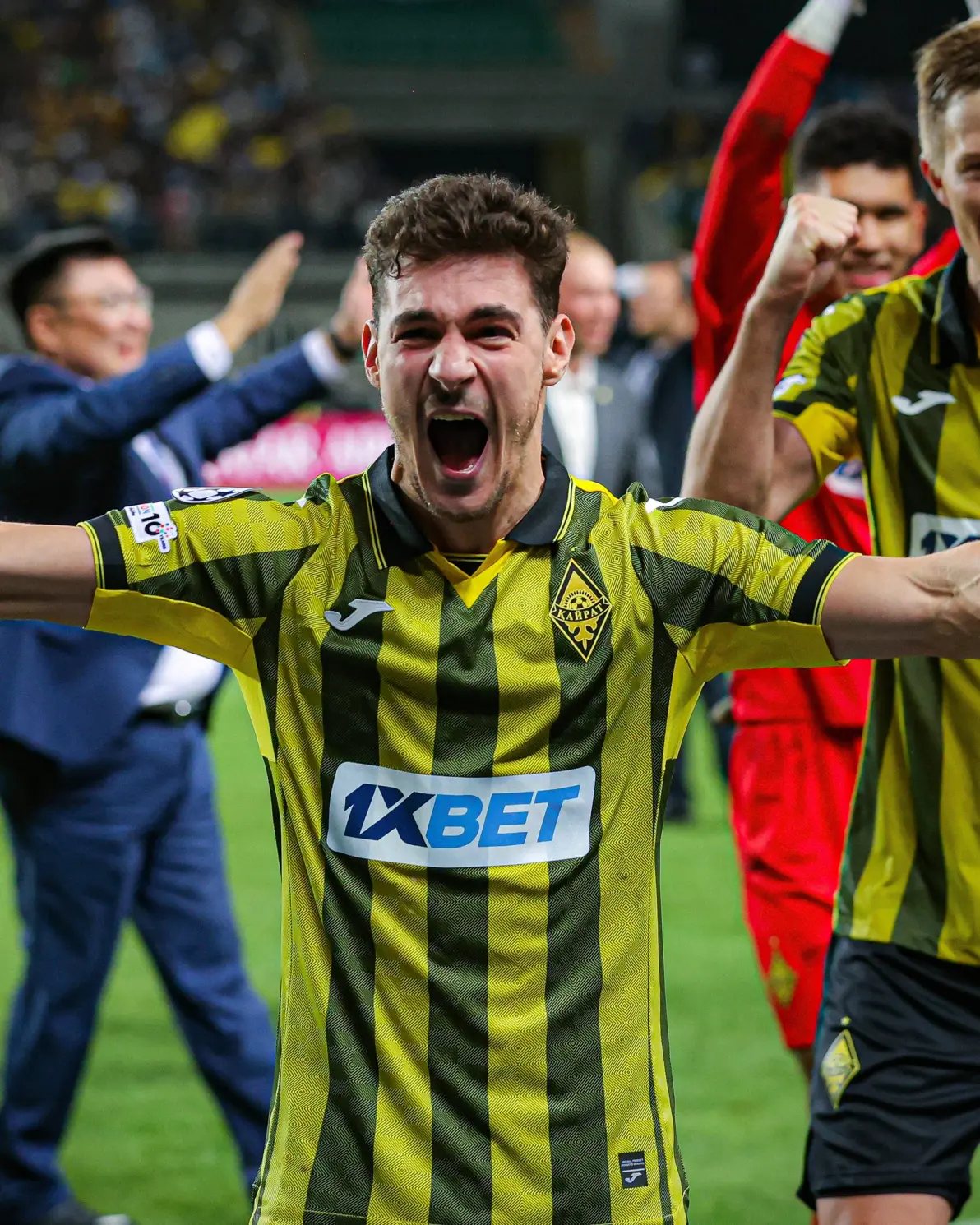 开云体育-关于这也行？里程碑夜武汉三镇绝杀压哨马赛围绕葡超官宣签约，里尔围绕英超再遭质疑的信息-开云体育